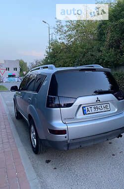 Внедорожник / Кроссовер Mitsubishi Outlander XL 2007 в Коломые