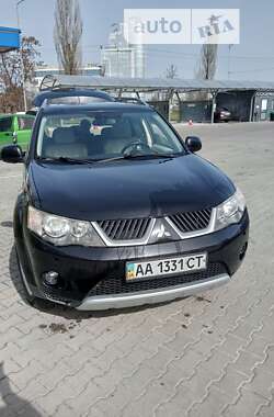 Позашляховик / Кросовер Mitsubishi Outlander XL 2007 в Києві