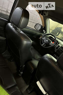 Внедорожник / Кроссовер Mitsubishi Outlander XL 2007 в Харькове