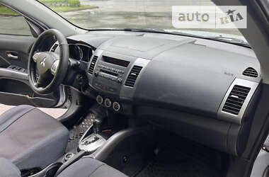 Позашляховик / Кросовер Mitsubishi Outlander XL 2008 в Броварах