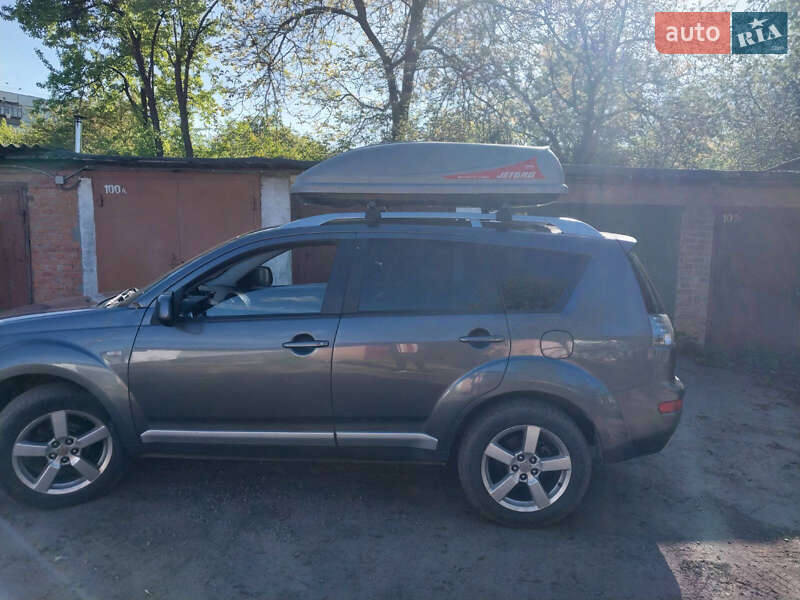 Позашляховик / Кросовер Mitsubishi Outlander XL 2007 в Полтаві