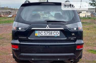 Внедорожник / Кроссовер Mitsubishi Outlander XL 2011 в Червонограде