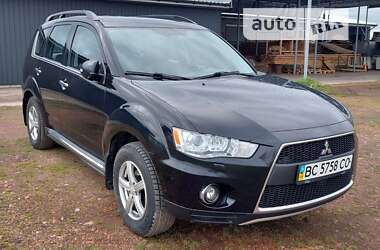 Mitsubishi Outlander XL 2011