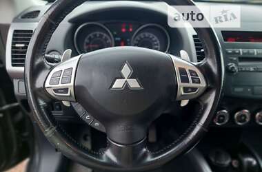 Внедорожник / Кроссовер Mitsubishi Outlander XL 2011 в Червонограде