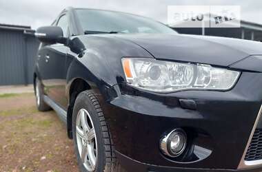 Внедорожник / Кроссовер Mitsubishi Outlander XL 2011 в Червонограде