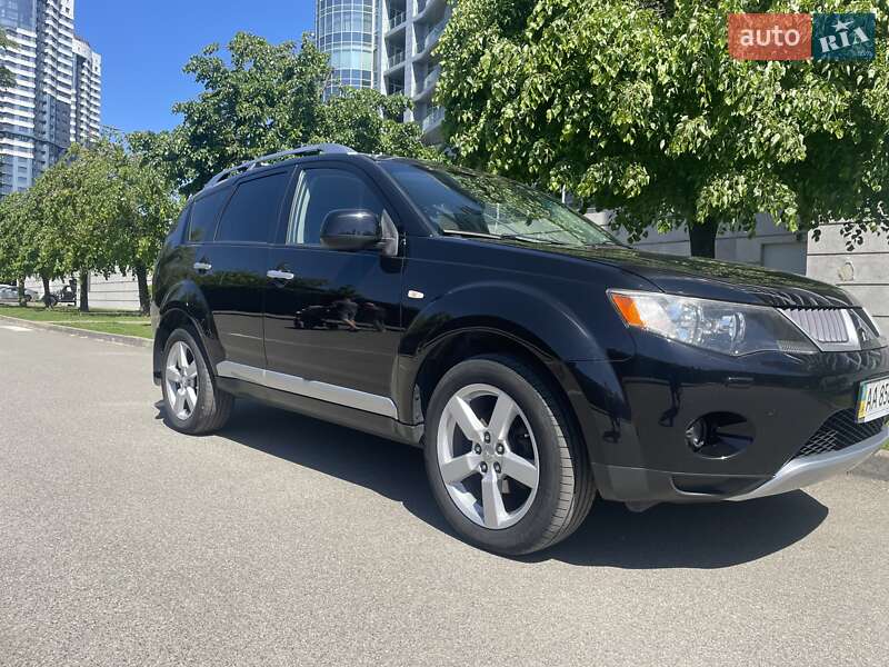 Позашляховик / Кросовер Mitsubishi Outlander XL 2007 в Києві
