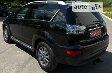 Внедорожник / Кроссовер Mitsubishi Outlander XL 2011 в Чернигове