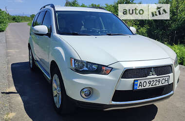 Mitsubishi Outlander XL 2011