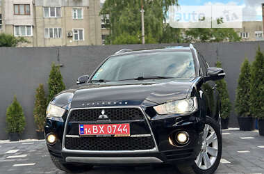 Позашляховик / Кросовер Mitsubishi Outlander XL 2010 в Дрогобичі