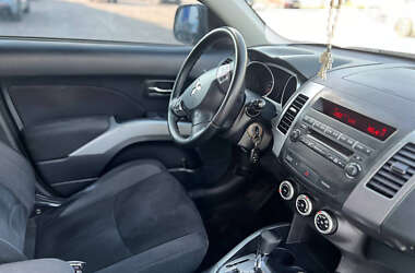 Позашляховик / Кросовер Mitsubishi Outlander XL 2008 в Дніпрі
