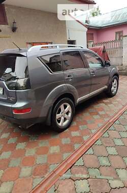 Внедорожник / Кроссовер Mitsubishi Outlander XL 2007 в 