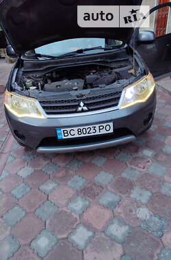 Позашляховик / Кросовер Mitsubishi Outlander XL 2007 в Ходореві