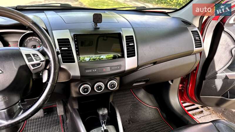 Позашляховик / Кросовер Mitsubishi Outlander XL 2007 в Харкові