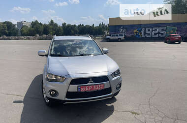 Mitsubishi Outlander XL 2010