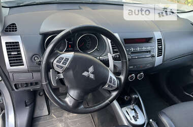 Позашляховик / Кросовер Mitsubishi Outlander XL 2010 в Харкові