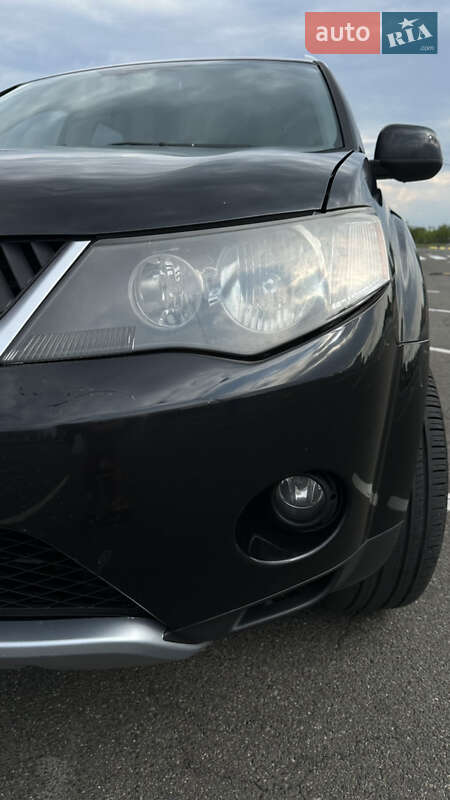 Внедорожник / Кроссовер Mitsubishi Outlander XL 2008 в Киеве