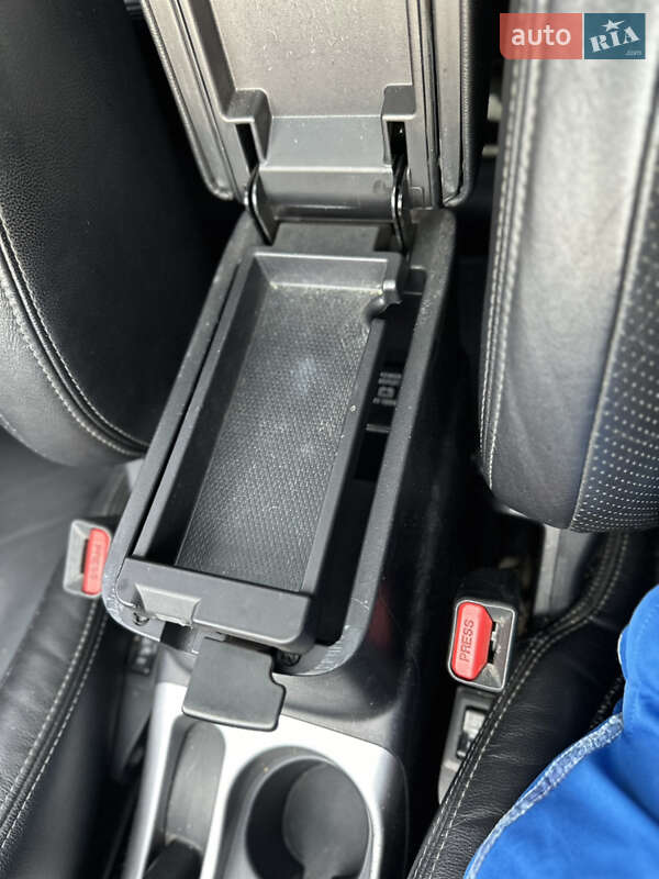 Внедорожник / Кроссовер Mitsubishi Outlander XL 2008 в Киеве