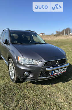 Позашляховик / Кросовер Mitsubishi Outlander XL 2011 в Луцьку