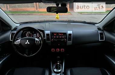 Внедорожник / Кроссовер Mitsubishi Outlander XL 2011 в Чернигове