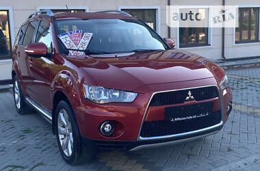 Внедорожник / Кроссовер Mitsubishi Outlander XL 2011 в Косове