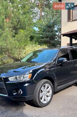 Внедорожник / Кроссовер Mitsubishi Outlander XL 2010 в 