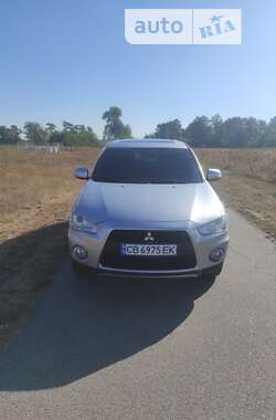 Позашляховик / Кросовер Mitsubishi Outlander XL 2011 в Чернігові