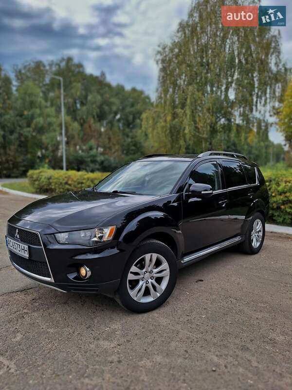 Внедорожник / Кроссовер Mitsubishi Outlander XL 2010 в Ковеле