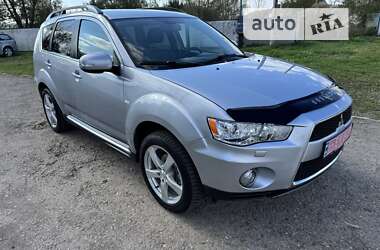 Позашляховик / Кросовер Mitsubishi Outlander XL 2012 в Калуші