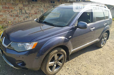 Позашляховик / Кросовер Mitsubishi Outlander XL 2008 в Києві