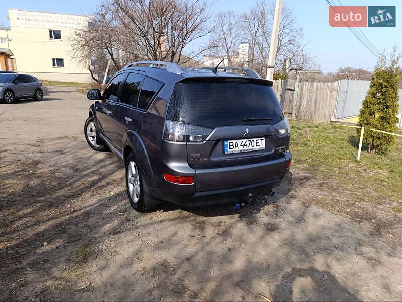 Позашляховик / Кросовер Mitsubishi Outlander XL 2008 в Кропивницькому