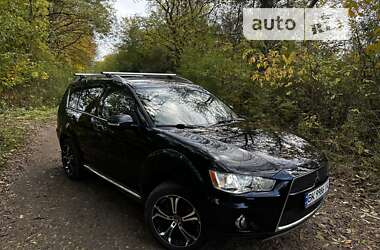 Внедорожник / Кроссовер Mitsubishi Outlander XL 2010 в Дубно