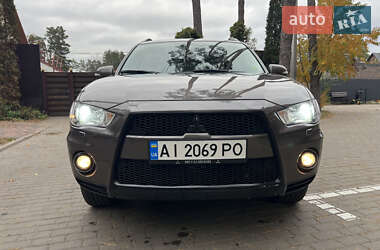 Позашляховик / Кросовер Mitsubishi Outlander XL 2010 в Києві