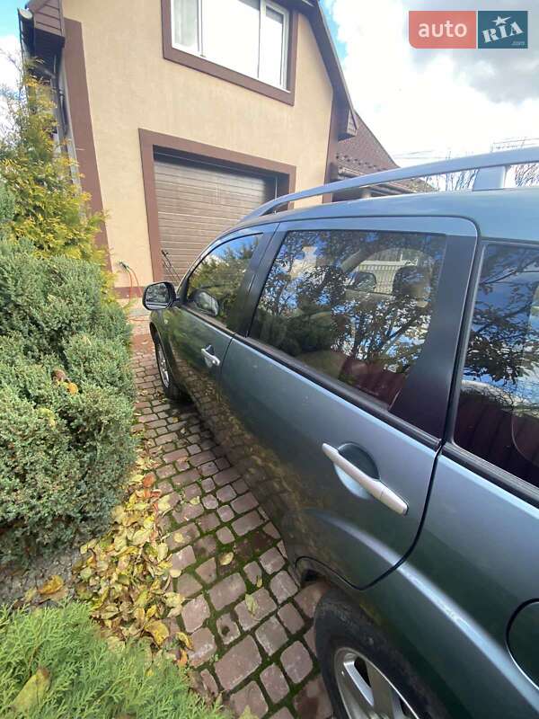 Внедорожник / Кроссовер Mitsubishi Outlander XL 2008 в Шепетовке
