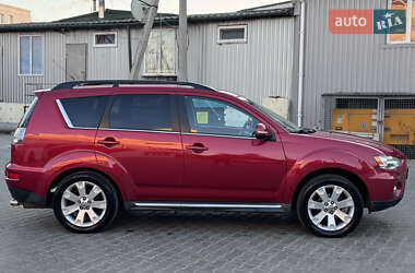 Внедорожник / Кроссовер Mitsubishi Outlander XL 2012 в Радомышле