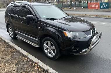 Позашляховик / Кросовер Mitsubishi Outlander XL 2009 в Харкові