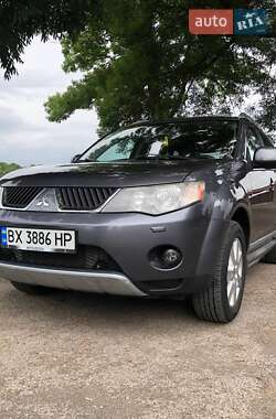 Внедорожник / Кроссовер Mitsubishi Outlander XL 2009 в Каменец-Подольском