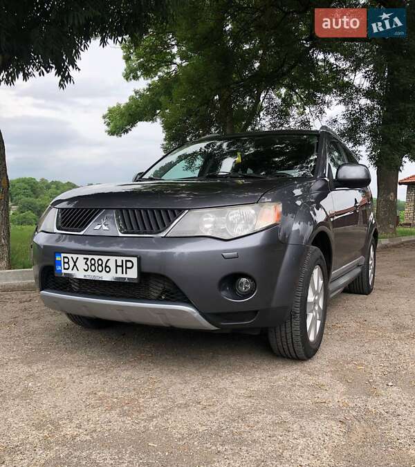 Позашляховик / Кросовер Mitsubishi Outlander XL 2009 в Кам'янець-Подільському