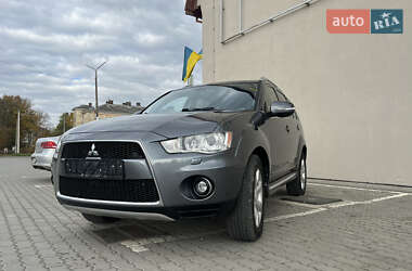 Позашляховик / Кросовер Mitsubishi Outlander XL 2011 в Дрогобичі