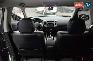 Внедорожник / Кроссовер Mitsubishi Outlander XL 2011 в Староконстантинове