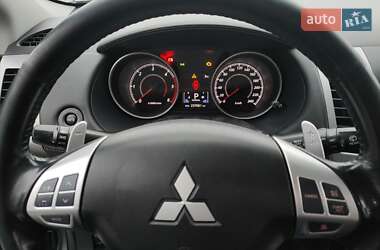 Внедорожник / Кроссовер Mitsubishi Outlander XL 2011 в Староконстантинове