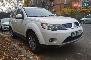 Внедорожник / Кроссовер Mitsubishi Outlander XL 2008 в Киеве