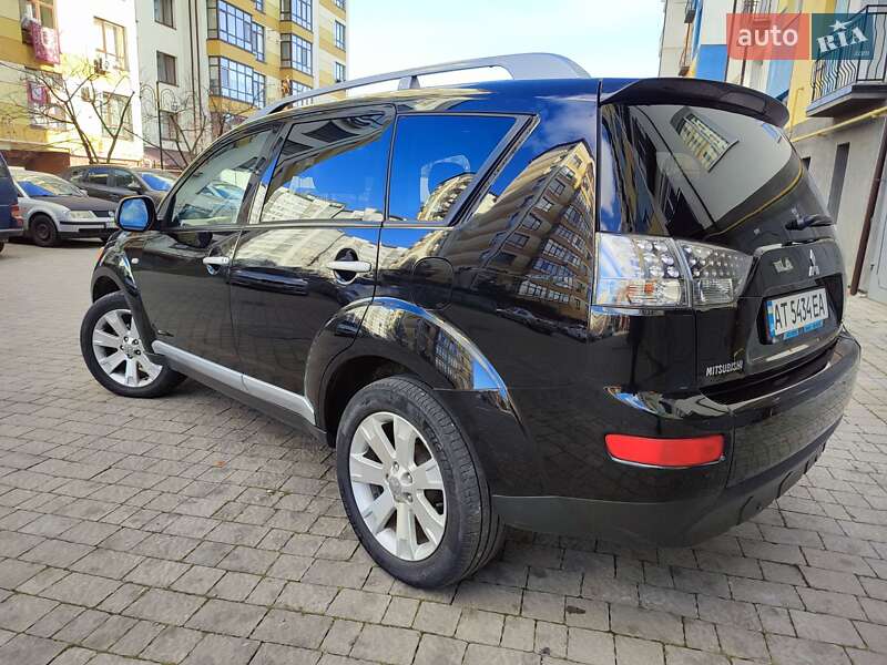 Позашляховик / Кросовер Mitsubishi Outlander XL 2008 в Івано-Франківську