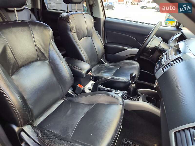 Позашляховик / Кросовер Mitsubishi Outlander XL 2008 в Івано-Франківську