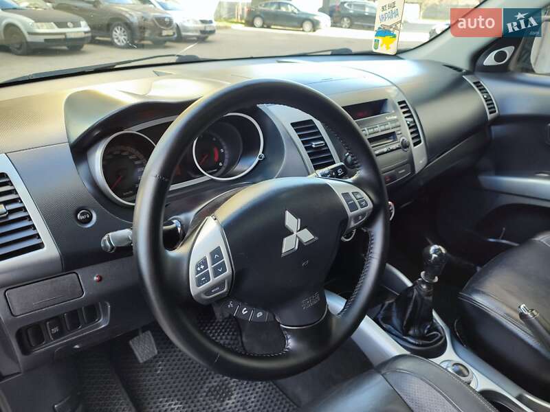 Позашляховик / Кросовер Mitsubishi Outlander XL 2008 в Івано-Франківську