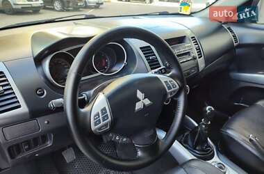 Позашляховик / Кросовер Mitsubishi Outlander XL 2008 в 