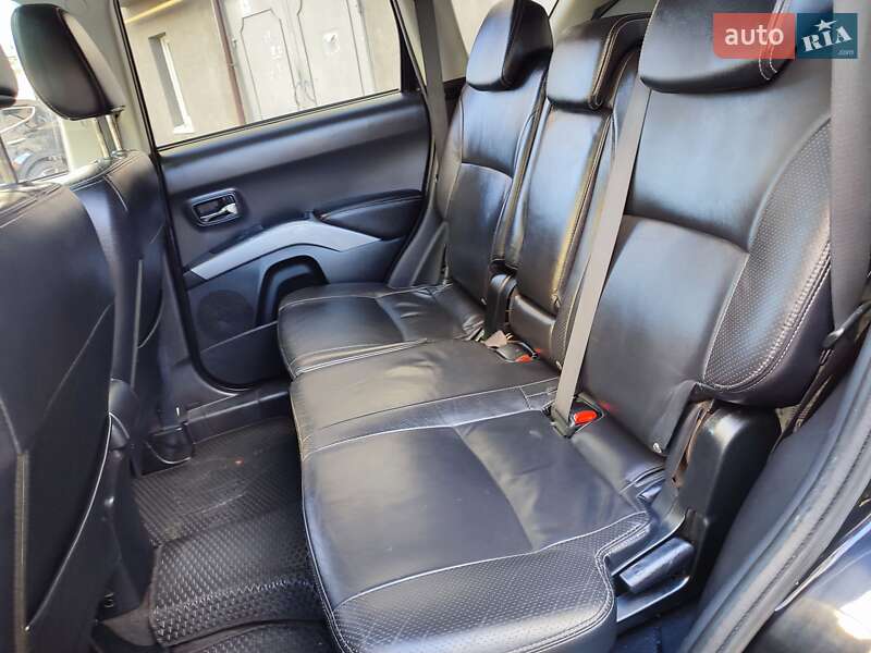 Позашляховик / Кросовер Mitsubishi Outlander XL 2008 в Івано-Франківську