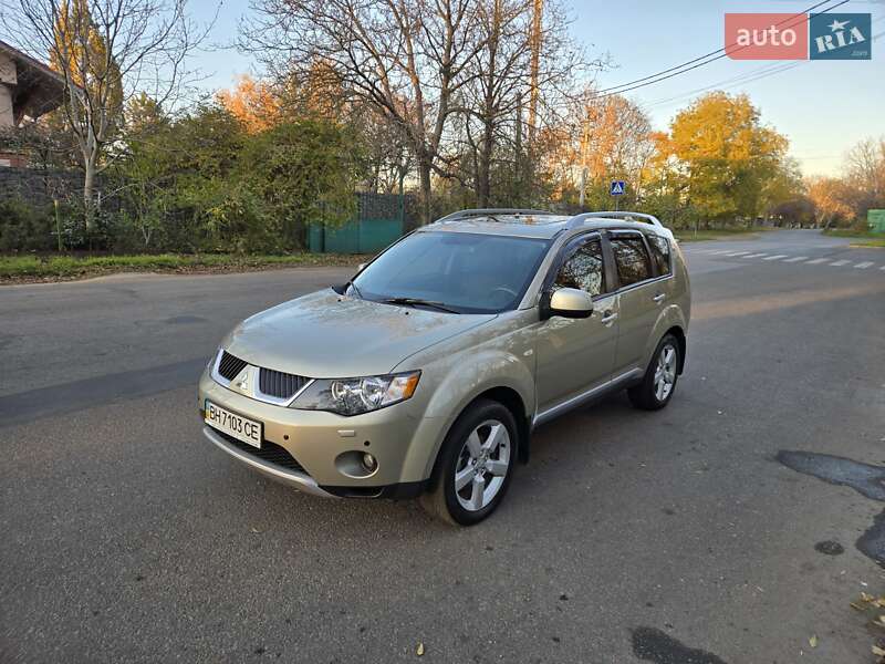 Внедорожник / Кроссовер Mitsubishi Outlander XL 2008 в Одессе