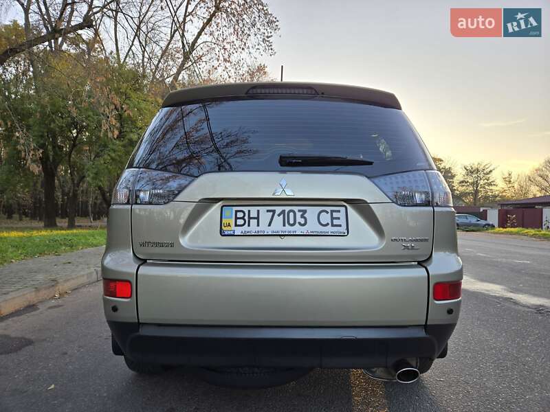 Внедорожник / Кроссовер Mitsubishi Outlander XL 2008 в Одессе