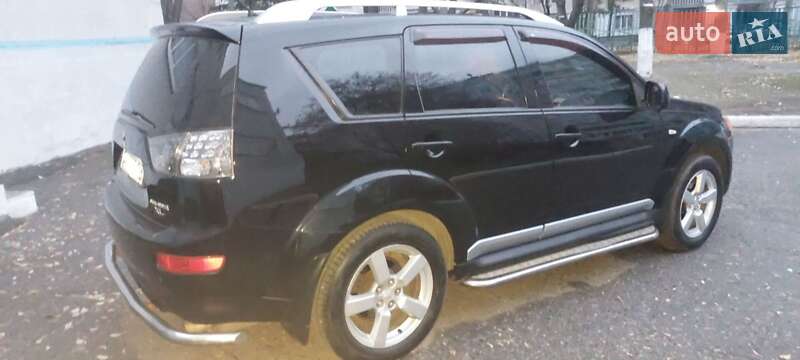 Внедорожник / Кроссовер Mitsubishi Outlander XL 2009 в Харькове