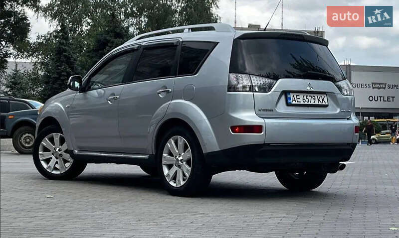 Внедорожник / Кроссовер Mitsubishi Outlander XL 2008 в Днепре